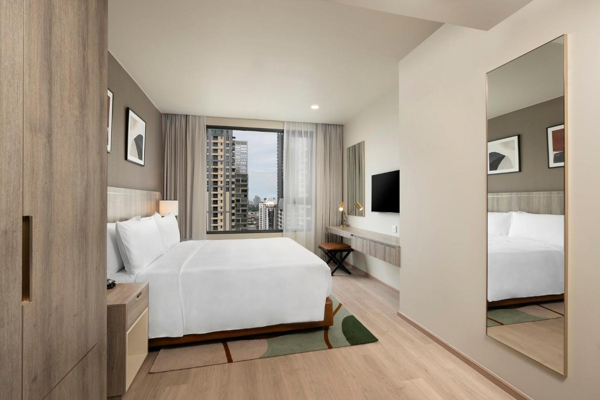 Staybridge Sukhumvit By Ihg Hotel 4*