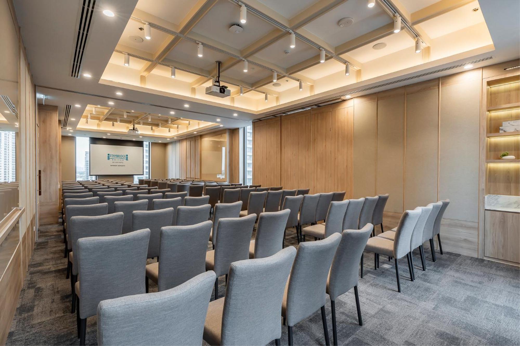 Staybridge Sukhumvit By Ihg Bangkok